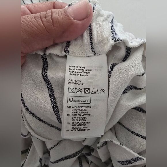 NWT H&M Cut Out Striped Romper In White And Black Size 12 - Picture 5 of 12